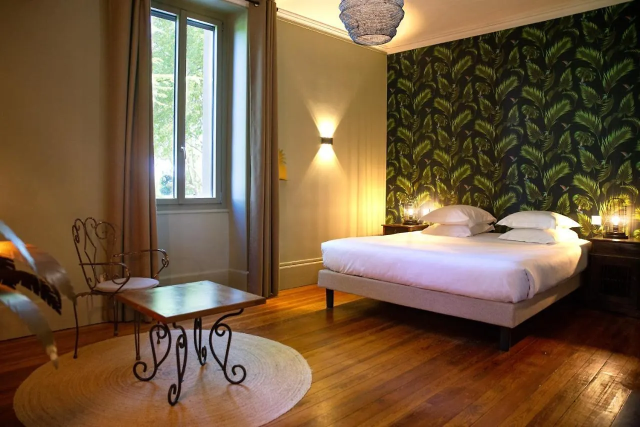 ****  Manoir Le Roure Hotel Chateauneuf-du-Rhone France
